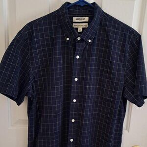 Men's Short Sleeve Button Down Shirt, Size Large